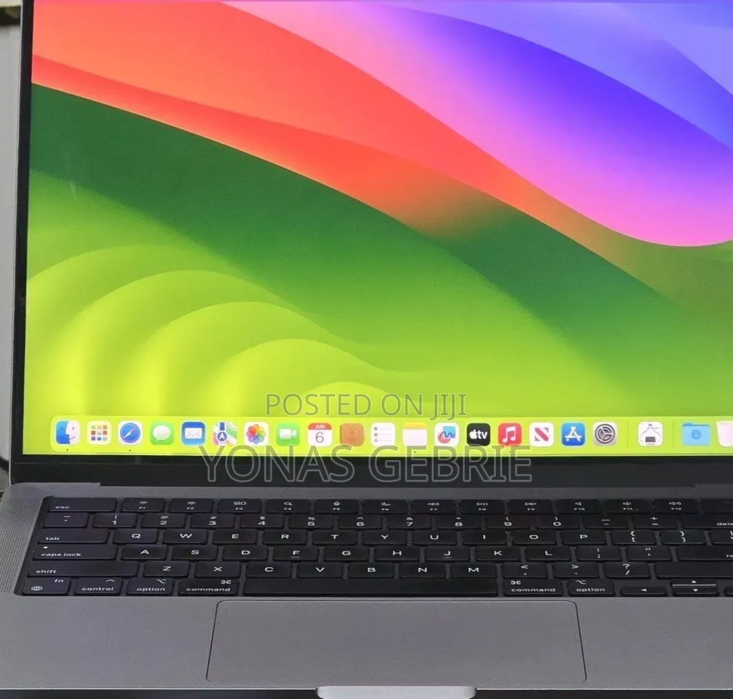 New Laptop Apple MacBook 8GB Apple M3 Pro SSD 512GB