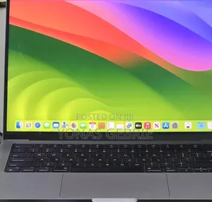 New Laptop Apple MacBook 8GB Apple M3 Pro SSD 512GB