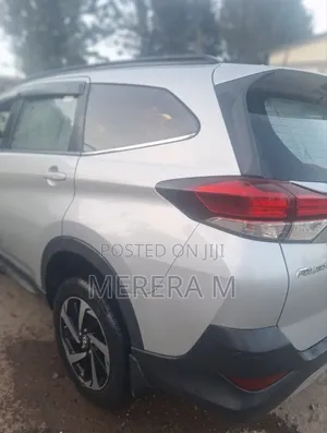 Toyota Rush 2021 Silver