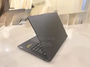New Laptop Lenovo Yoga 700 32GB AMD Ryzen 7 SSD 1T
