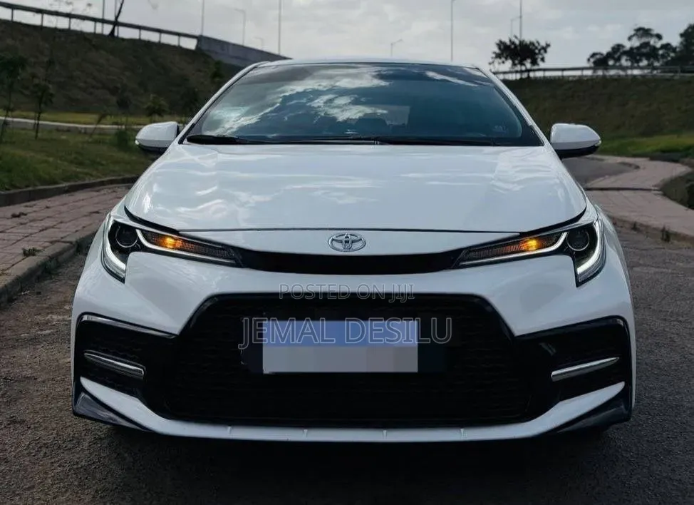 Toyota Corolla 2023 White