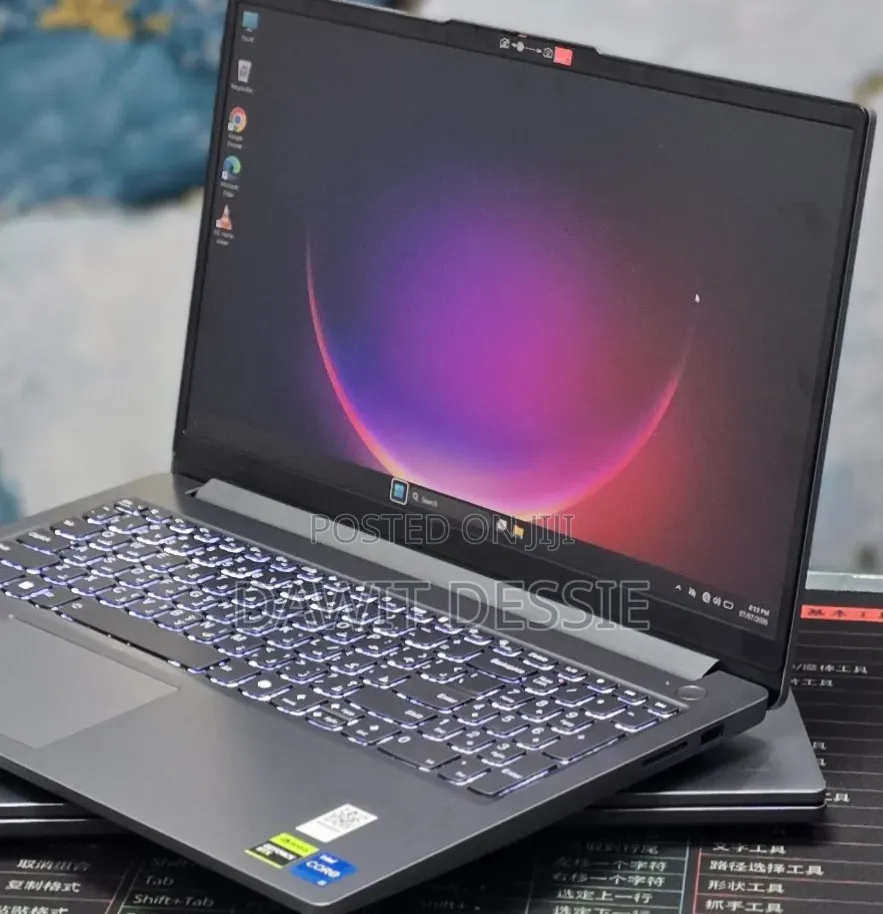 New Laptop Lenovo 12GB Intel Core i5 SSD 512GB