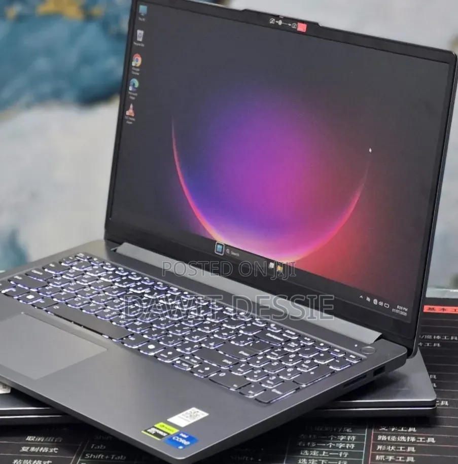 New Laptop Lenovo 12GB Intel Core i5 SSD 512GB