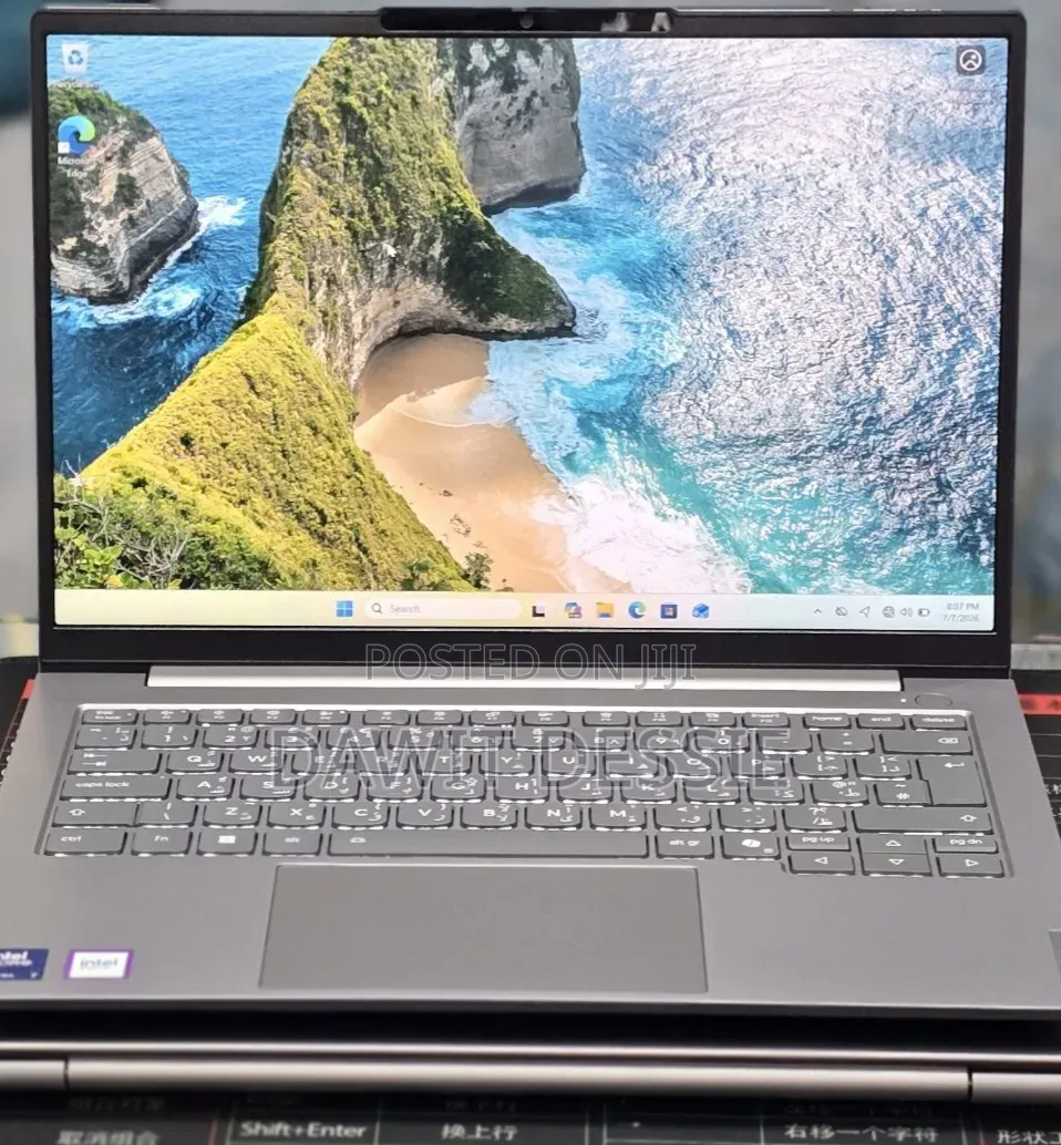 New Laptop Lenovo 16GB Intel Core Ultra 7 SSD 512GB