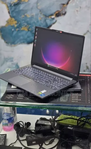 New Laptop Lenovo LOQ 15AHP10 12GB Intel Core i5 SSD 512GB