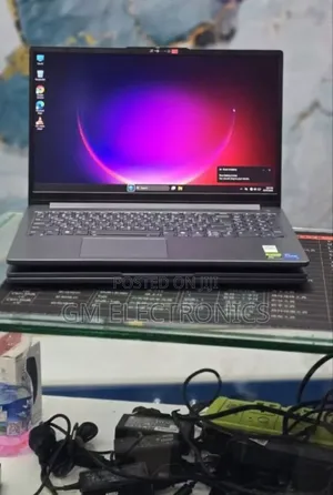 New Laptop Lenovo LOQ 15AHP10 12GB Intel Core i5 SSD 512GB