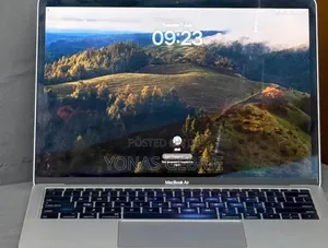 New Laptop Apple MacBook 8GB Intel Core i5 SSD 128GB