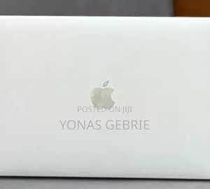 New Laptop Apple MacBook 8GB Intel Core i5 SSD 128GB