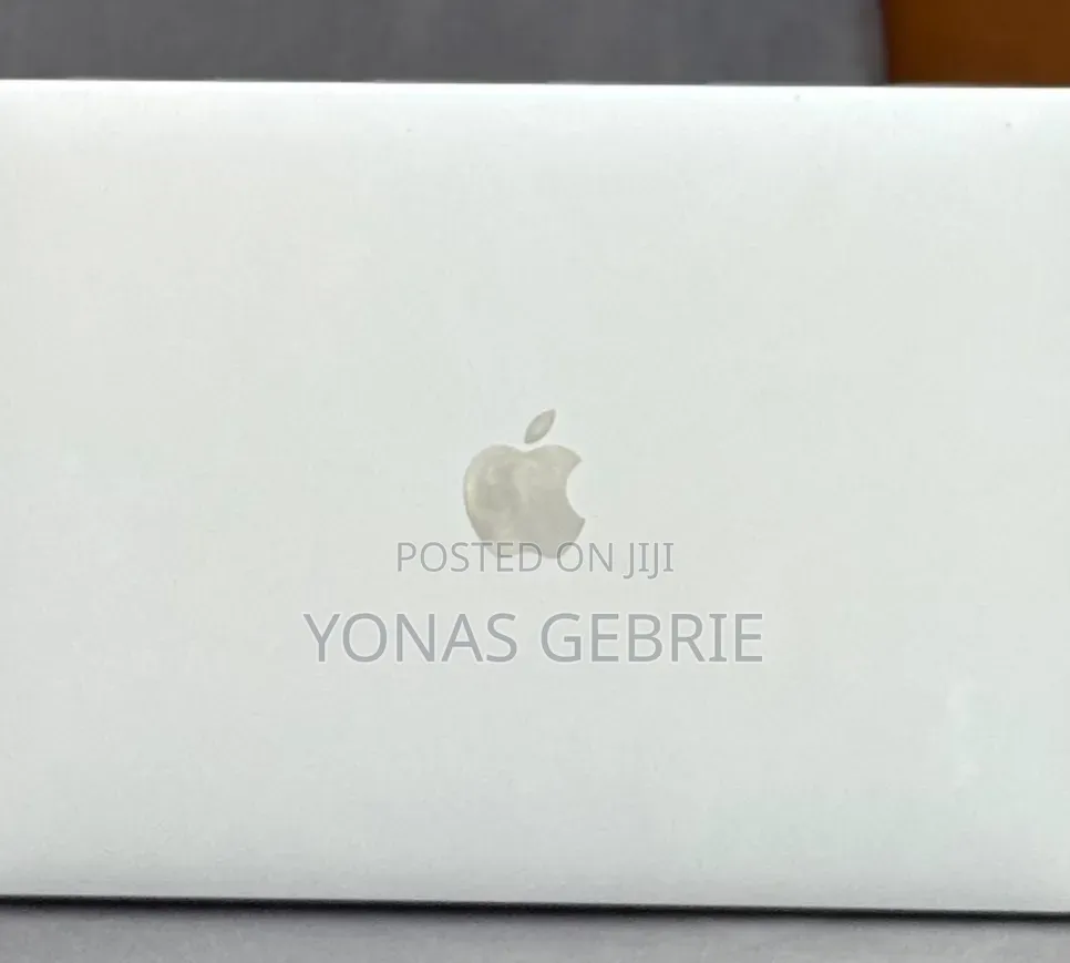 New Laptop Apple MacBook 8GB Intel Core i5 SSD 128GB