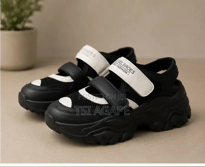 Women Crocs Shoes