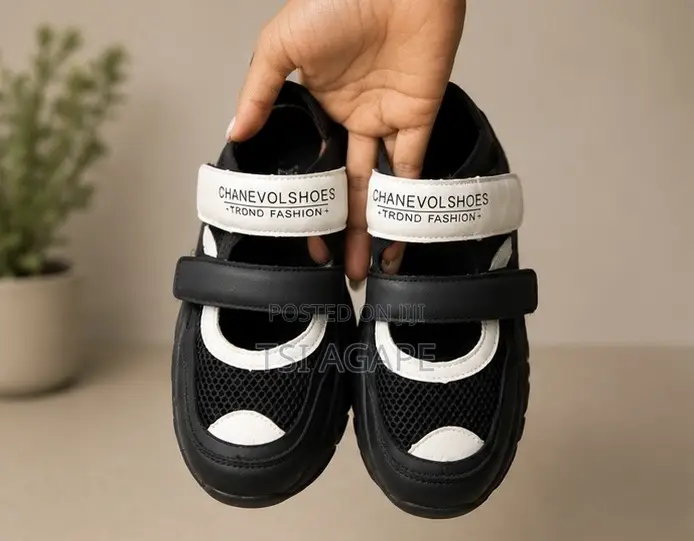 Women Crocs Shoes