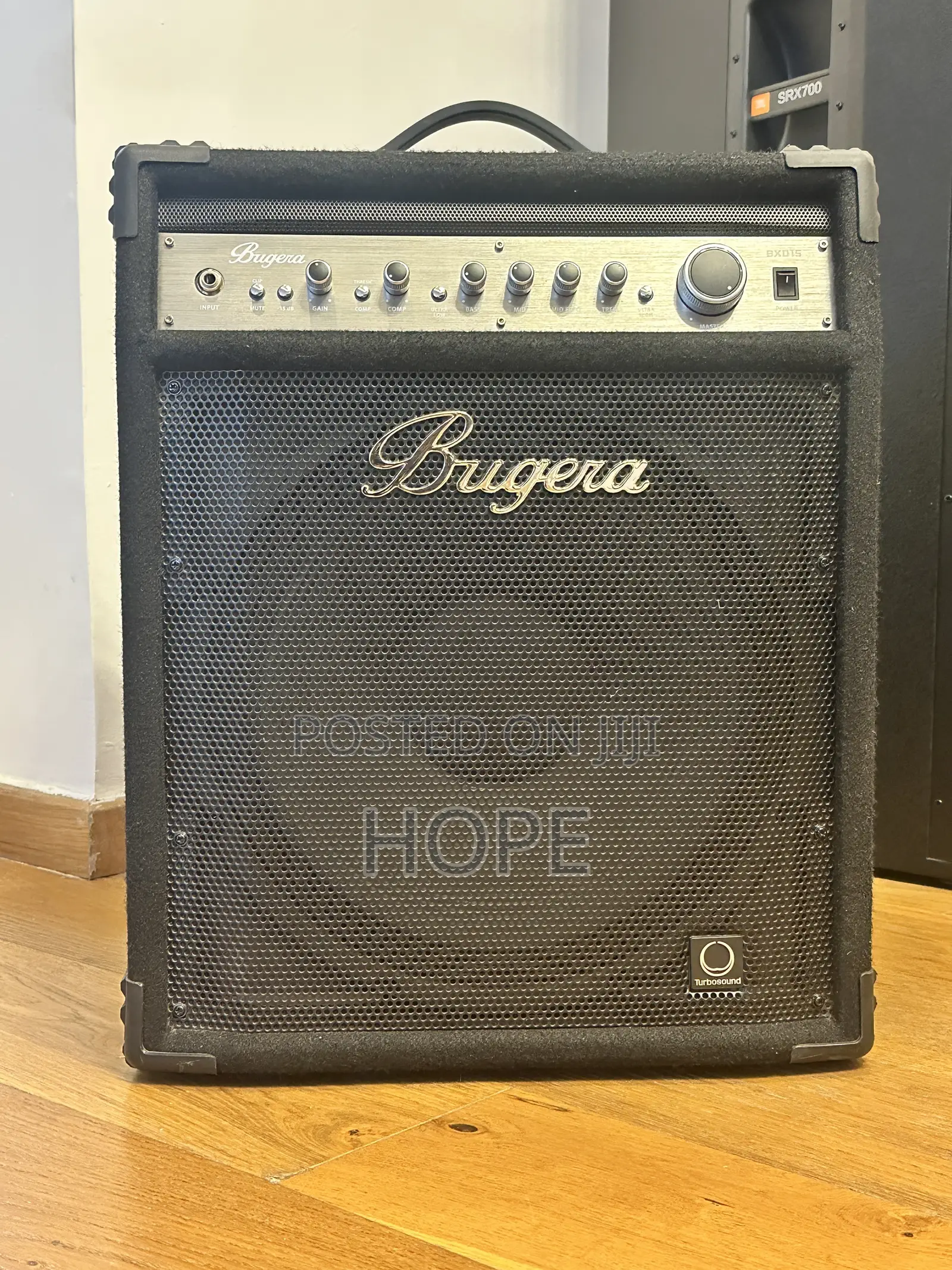 Bugera Ultrabass Bxd15 Professional 1000w Bass Combo Amp (Super Clean)
