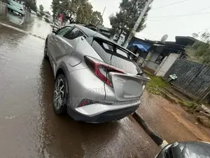 Toyota C-HR 2017 Silver