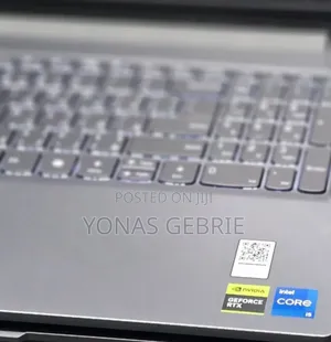 New Laptop Lenovo LOQ 15IRH8 12GB Intel Core i5 SSD 512GB