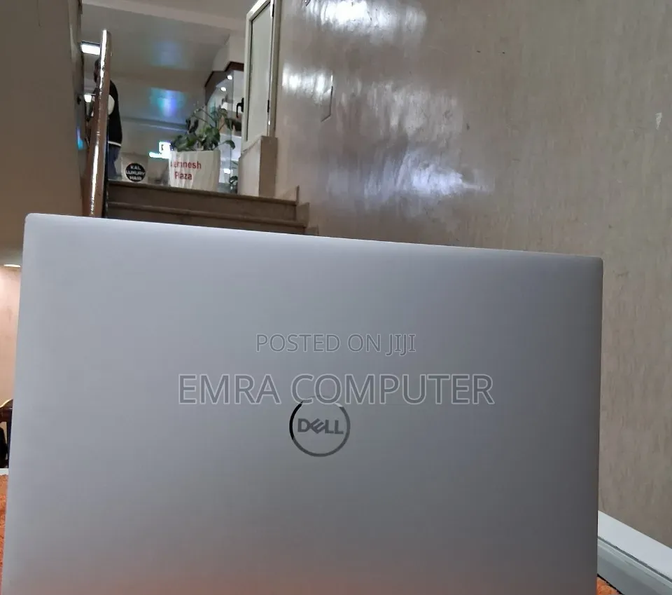 New Laptop Dell 16GB Intel Core i7 SSD 512GB