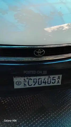 Toyota HiAce 2006 White
