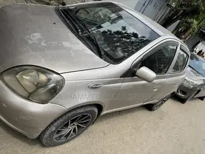Toyota Vitz 2000 Beige