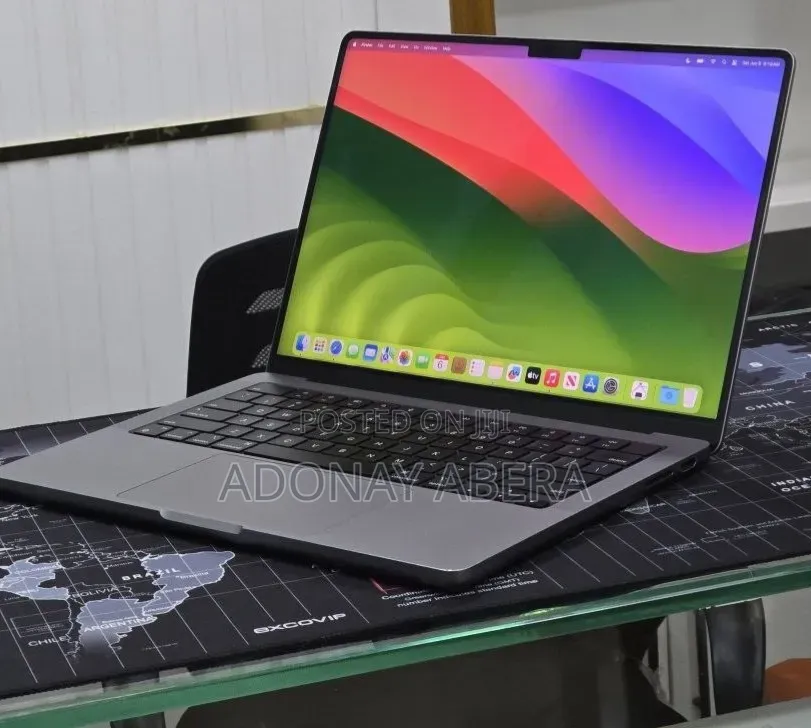 New Laptop Apple MacBook 8GB SSD 512GB