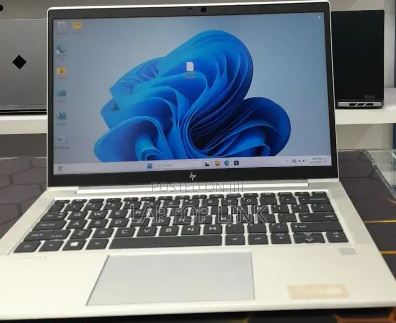 New Laptop HP EliteBook 830 G8 16GB Intel Core i7 SSD 512GB