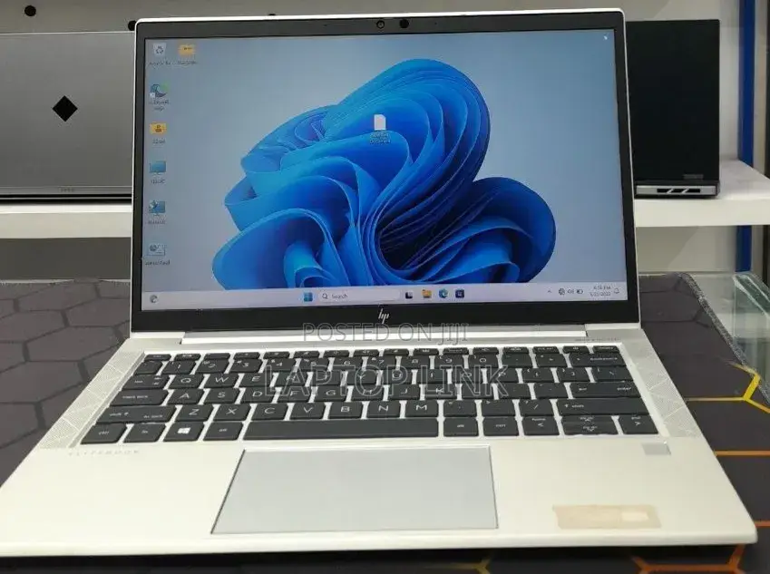 New Laptop HP EliteBook 830 G8 16GB Intel Core i7 SSD 512GB