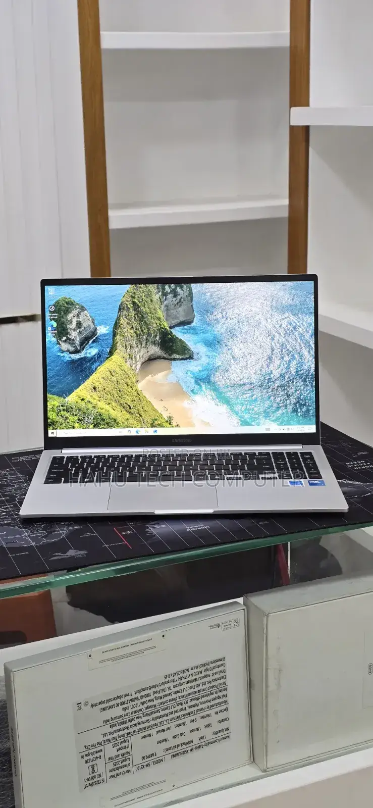 New Laptop Samsung Galaxy Book4 16GB Intel Core 7 SSD 512GB