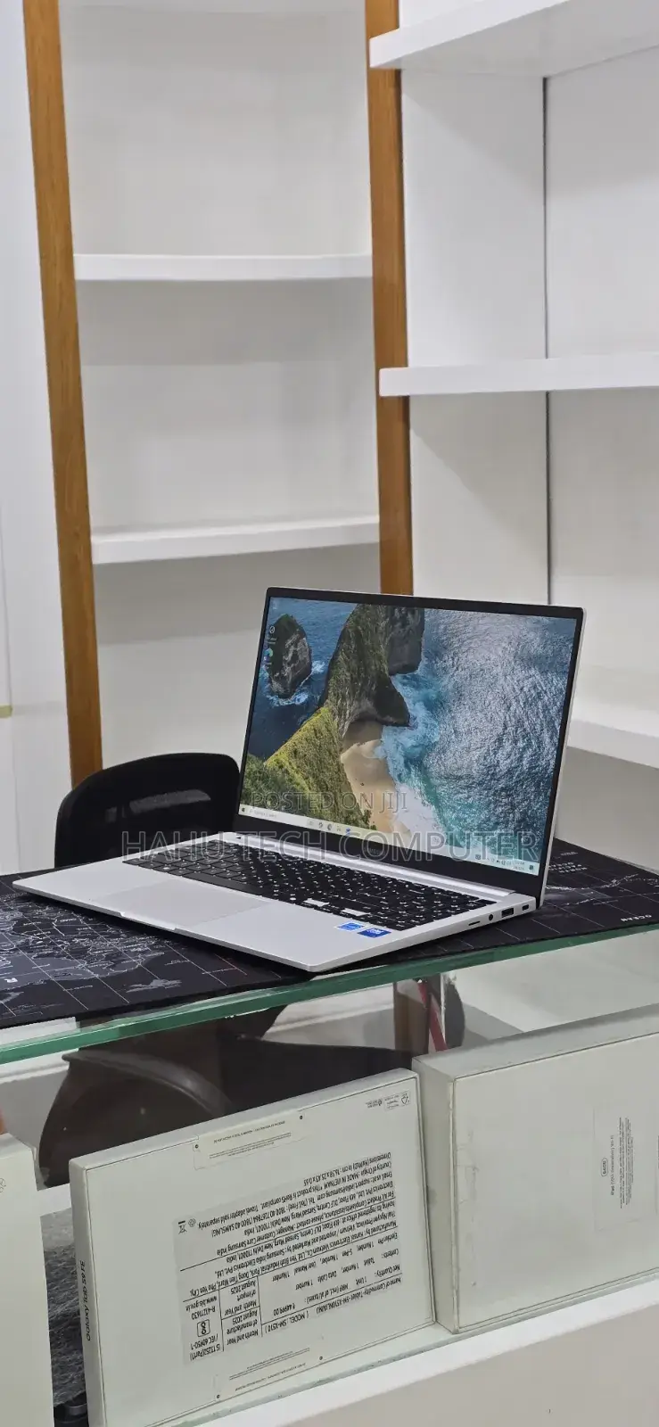 New Laptop Samsung Galaxy Book4 16GB Intel Core 7 SSD 512GB