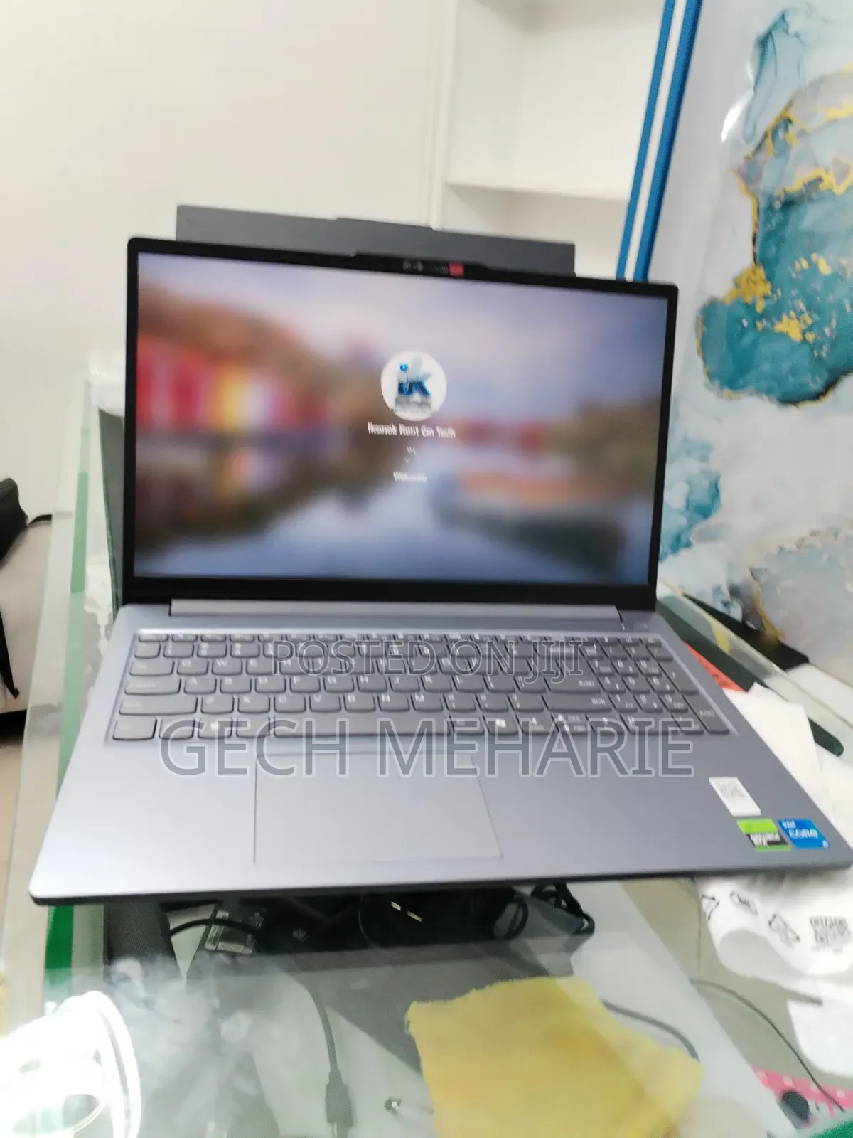 New Laptop Lenovo LOQ 15ARP9 12GB Intel Core i5 SSD 512GB