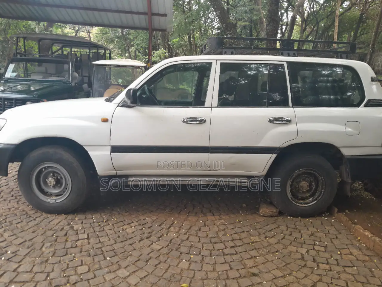 Toyota Land Cruiser HDJ 100 2001 White