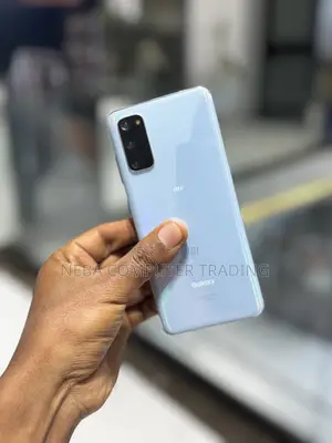 New Samsung Galaxy S20 128 GB Blue