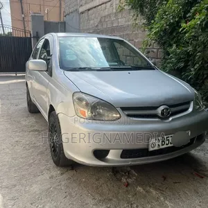 Toyota Platz 2005 Silver