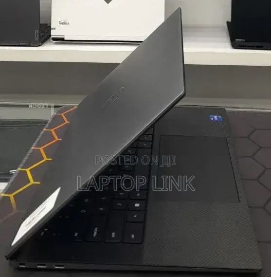 New Laptop Dell Precision 5570 16GB Intel Core i7 SSD 512GB
