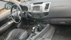 Toyota Hilux 2012 Silver