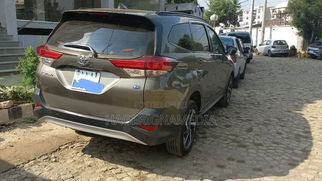 Toyota Rush 2020 Gray