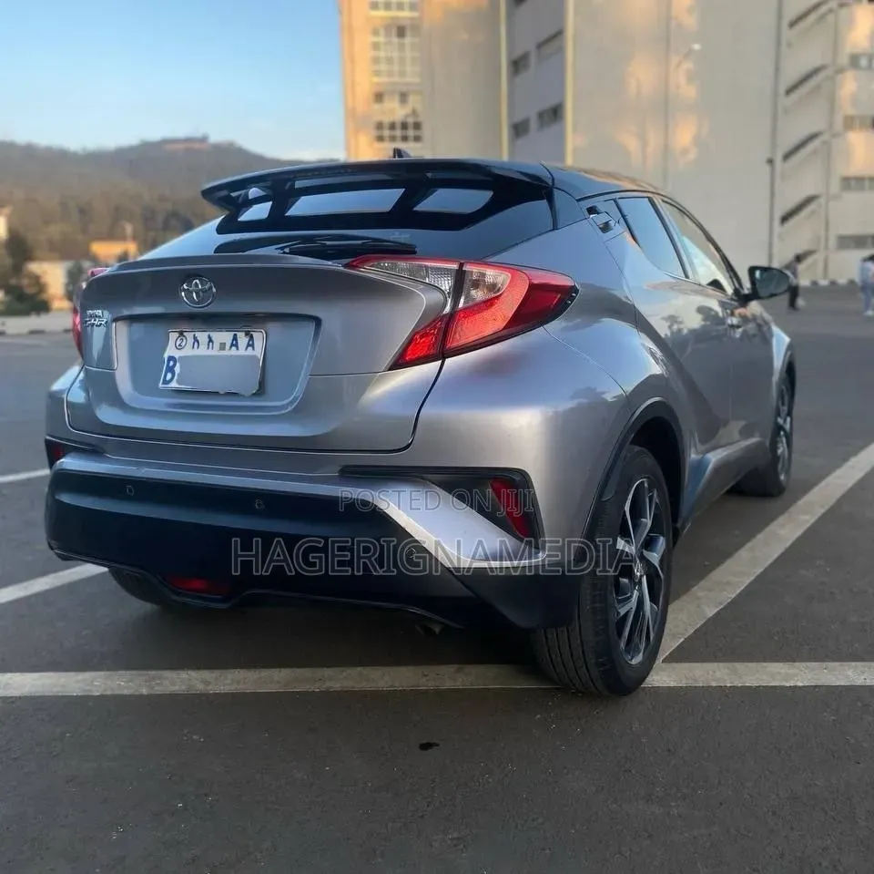 Toyota C-HR 2017 Gray