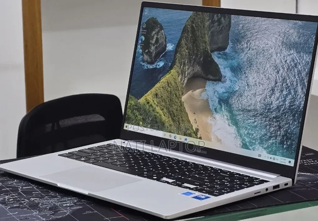 New Laptop Samsung Ativ Smart PC Pro 16GB Intel Core 7 SSD 512GB