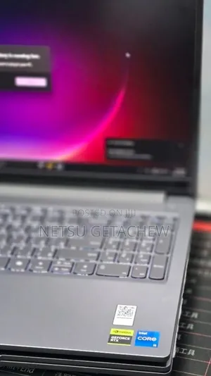 New Laptop Lenovo LOQ 15IRH8 12GB Intel Core i5 SSD 512GB