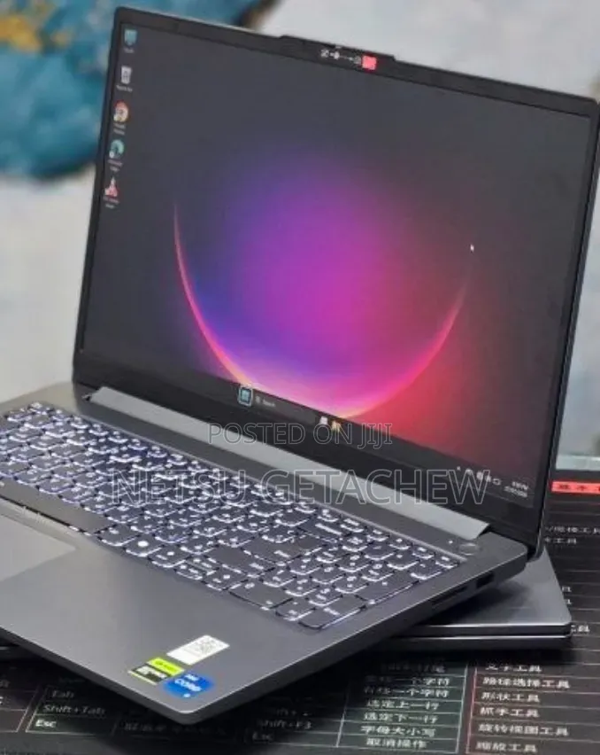 New Laptop Lenovo LOQ 15IRH8 12GB Intel Core i5 SSD 512GB