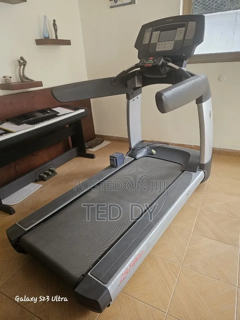 Life Fitness Treadmill