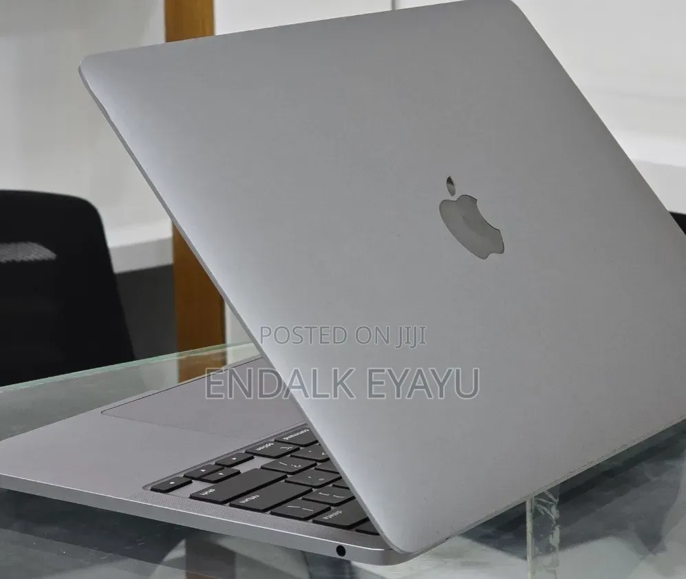 New Laptop Apple MacBook Pro 2020 M1 8GB Apple M1 Pro SSD 512GB