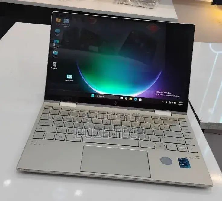New Laptop HP Envy x360 8GB Intel Core i7 SSD 512GB
