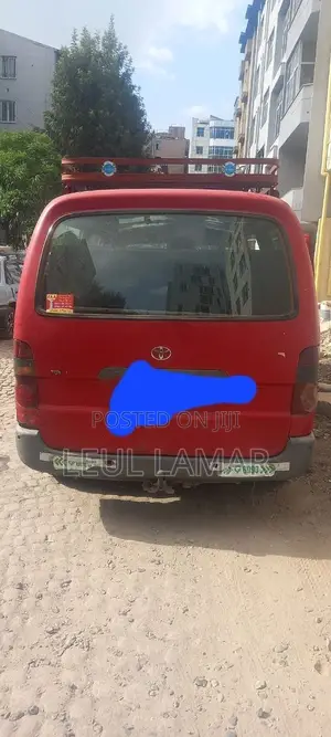 Toyota HiAce 1999 Red