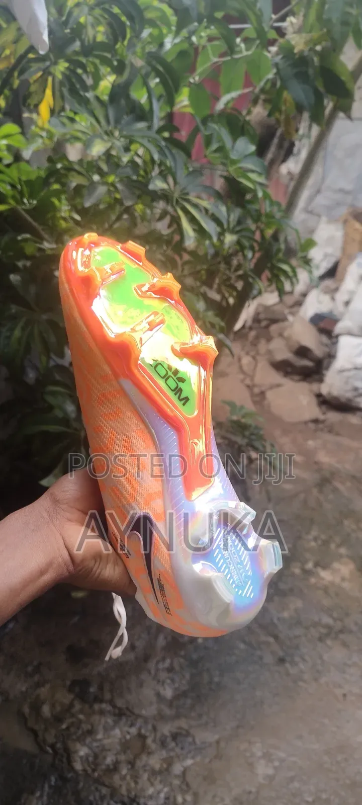 ታኬታ Football Boots