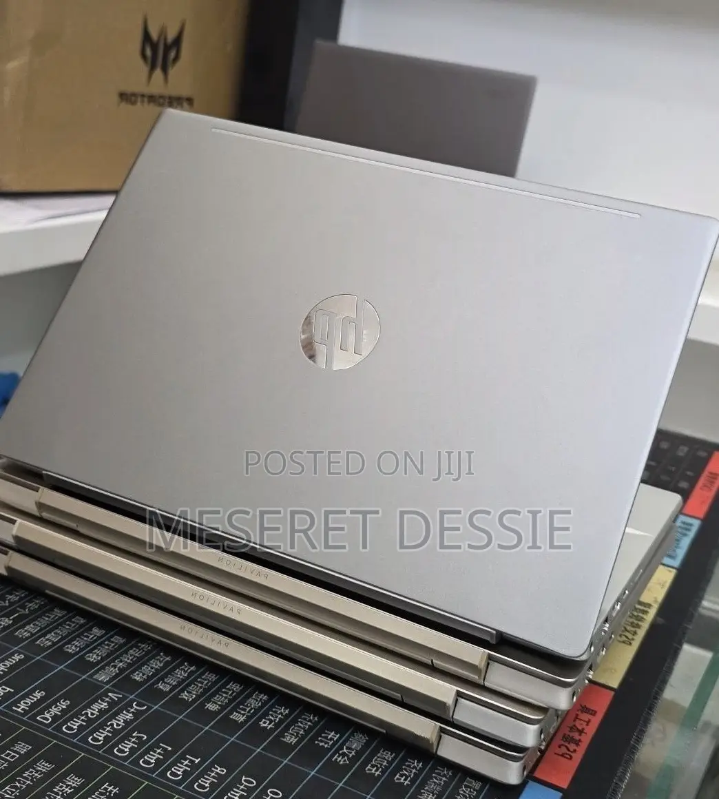 New Laptop HP Pavilion 14 8GB Intel Core i5 SSD 256GB