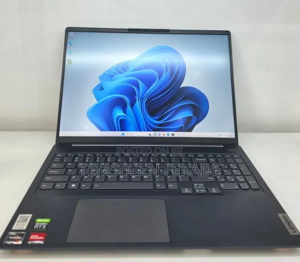 New Laptop Lenovo 16GB AMD Ryzen 7 SSD 512GB