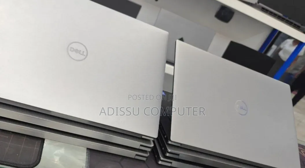 New Laptop Dell Precision 15 3520 16GB Intel Core i7 SSD 512GB