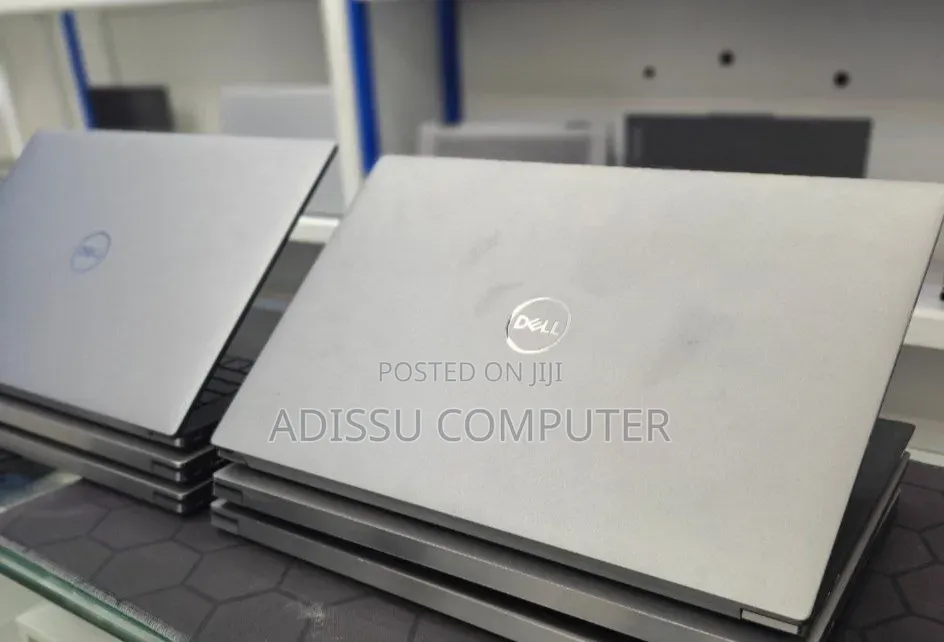 New Laptop Dell Precision 15 3520 16GB Intel Core i7 SSD 512GB