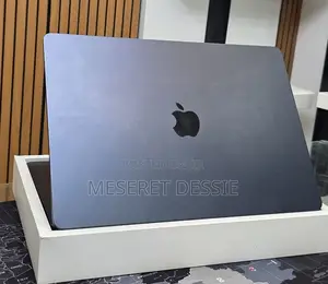 New Laptop Apple MacBook Air 2024 M3 16GB Apple M4 SSD 256GB