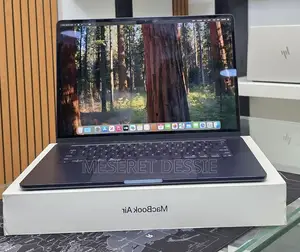 New Laptop Apple MacBook Air 2024 M3 16GB Apple M4 SSD 256GB