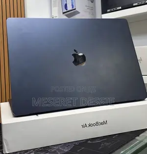 New Laptop Apple MacBook Air 2024 M3 16GB Apple M4 SSD 256GB