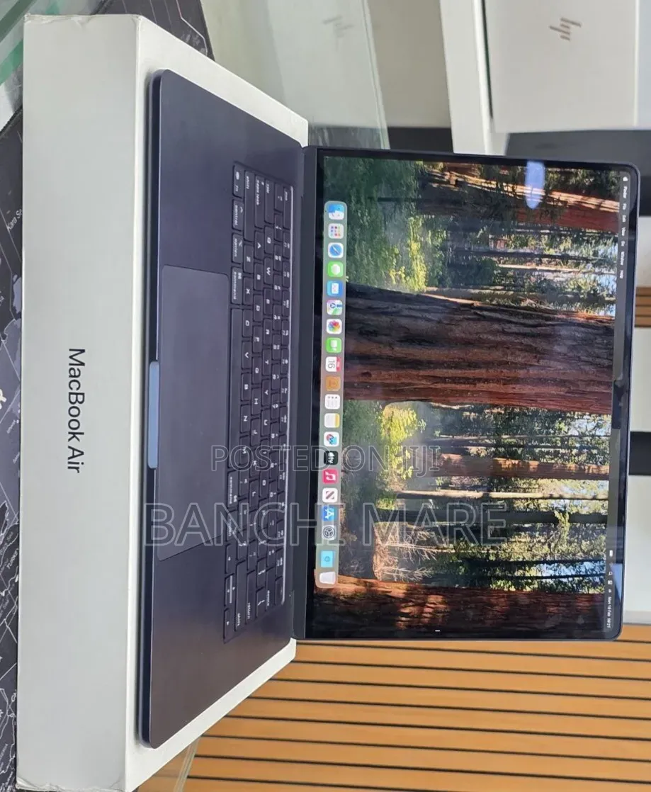 New Laptop Apple MacBook Air 2025 M4 16GB Apple M4 SSD 256GB